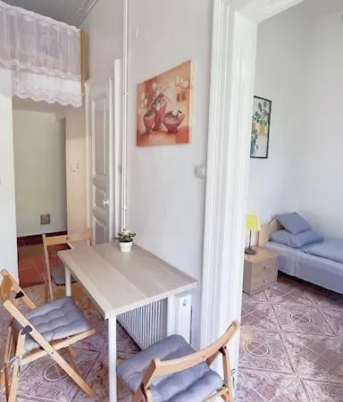 Small Loft Apartment Budapest Exterior photo